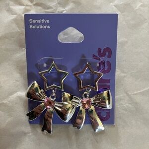 Claire's Silver and Pink Star Bow Earrings